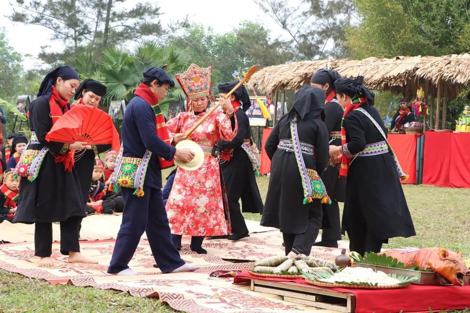 Lễ hội Lồng tồng - Lễ hội xuống đồng của dân tộc Tày tỉnh Thái Nguyên